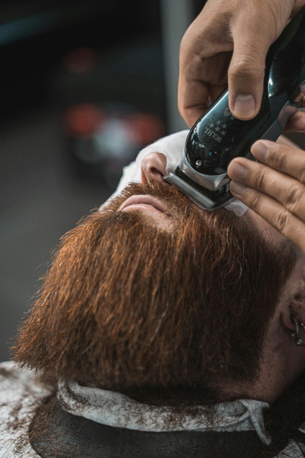 Barba a ser trabalhada com máquina
