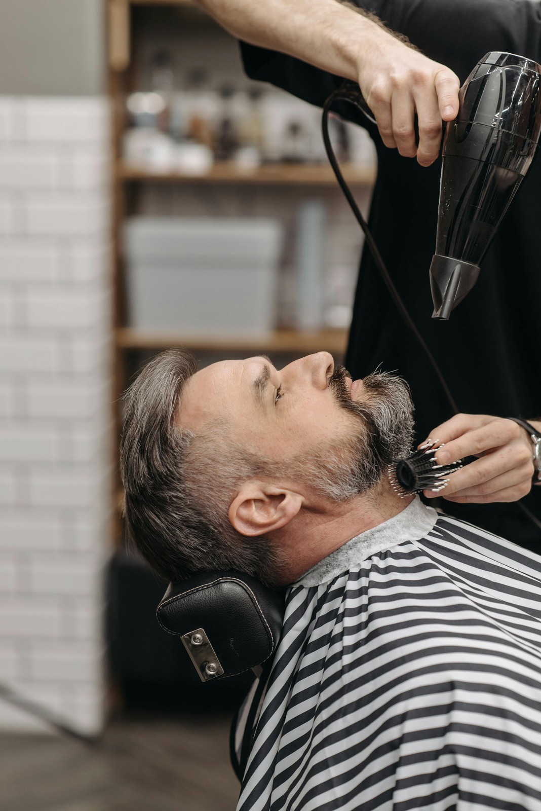 Cliente reclinado durante um tratamento