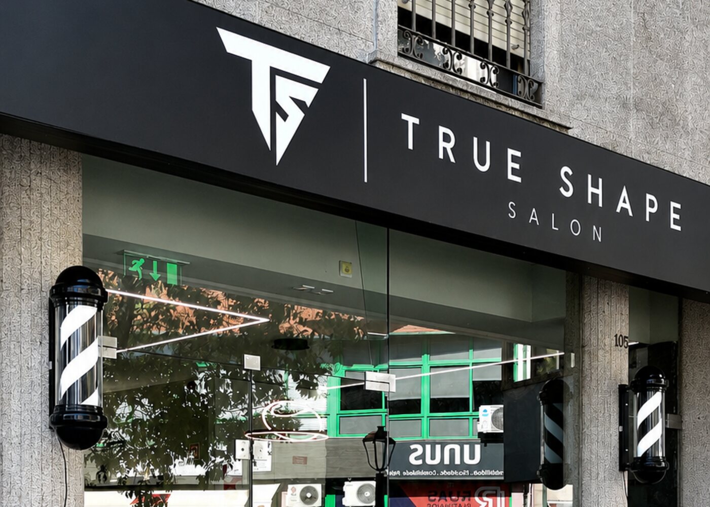 Fachada da True Shape Salon, na R. Alexandre Herculano em Bragança