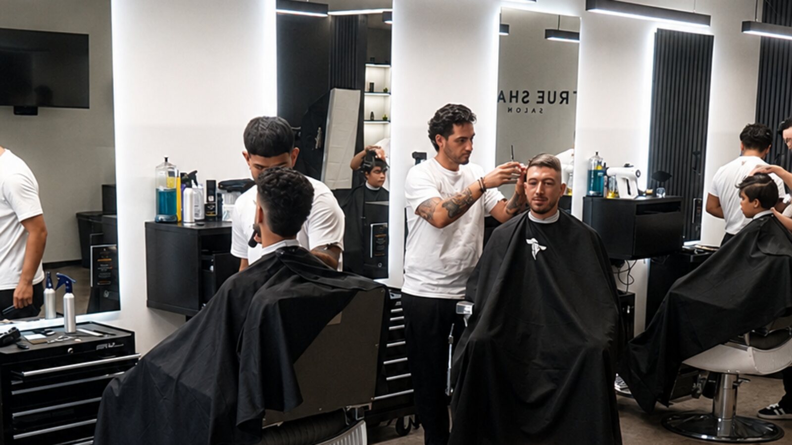 Sala da True Shape com a equipa a trabalhar